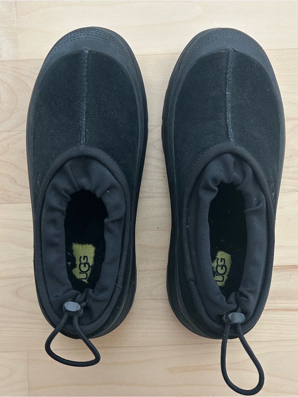 UGG Tasman Weather Hybrid in Black in men’s US 8 or women’s US 10